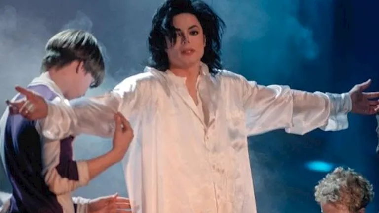 التحرش بالأطفال وجزيرة إبستين.. مالم يذكره فيلم "Michael" عن مايكل جاكسون
